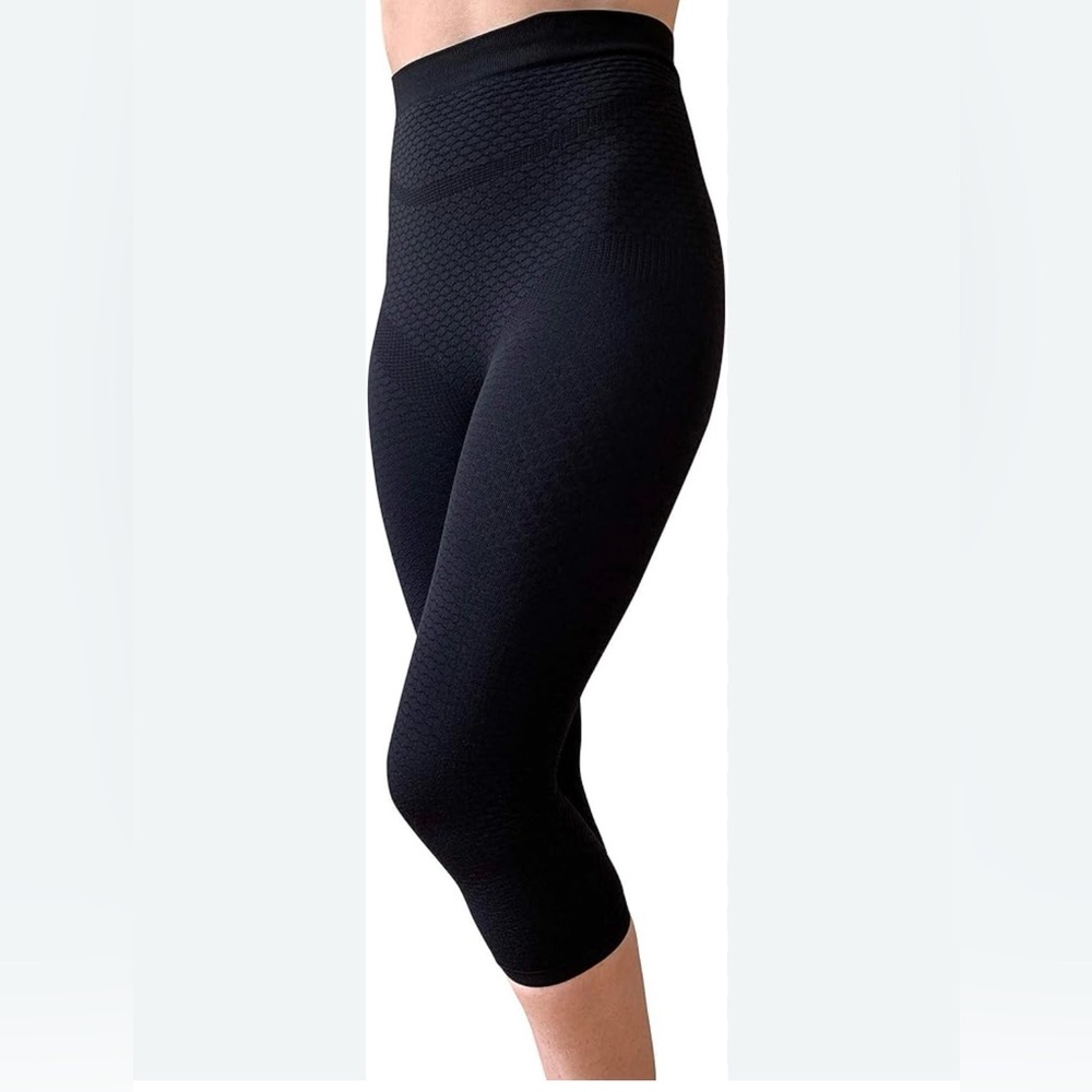 Old Navy Black High-Rise Active Leggings with Small Silver Logo